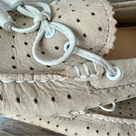 Coach Beige Nadia Moccasins - Leather Driving Shoes with Tassels - Size: 7.5 - Picture 11 of 13